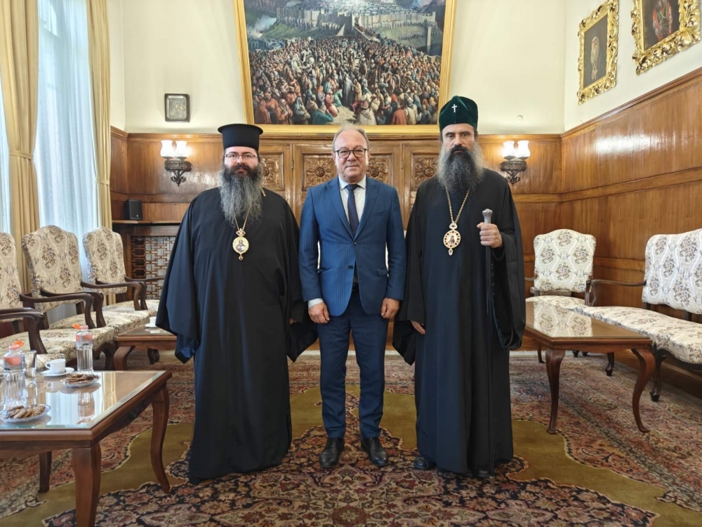 Patriarch Daniil Confers with BAS President Yulian Revalski