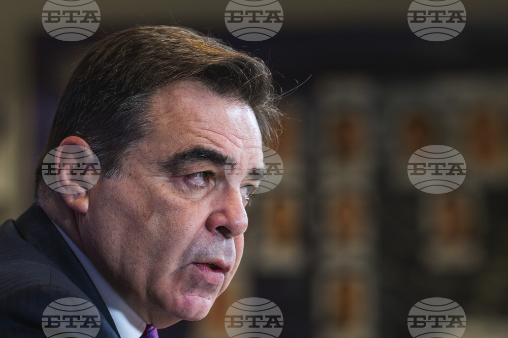 Зам.-председател на ЕК отрече да е получавал скъпи подаръци от Катар