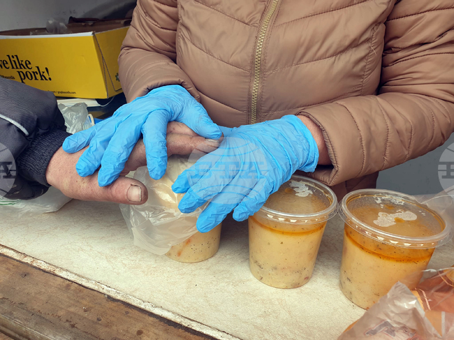 Възрастни и нуждаещи се в община Елхово ще продължат да получават безплатна храна по проекта "Топъл обяд"