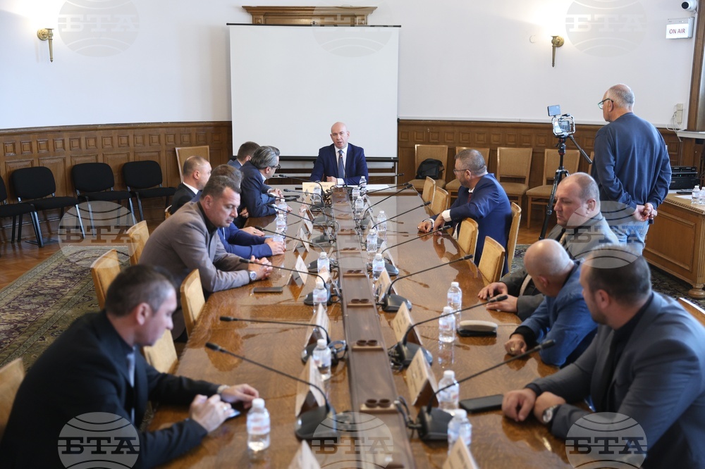 Извънредно заседание на Комисията по политиките за българите извън страната заради делото срещу Любчо Георгиевски в Република Северна Македония