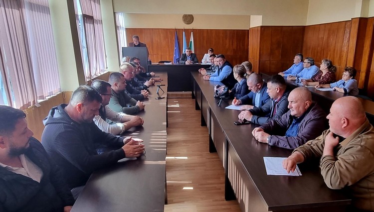 The city council in Kaolinovo will decide whether to assume short-term debt