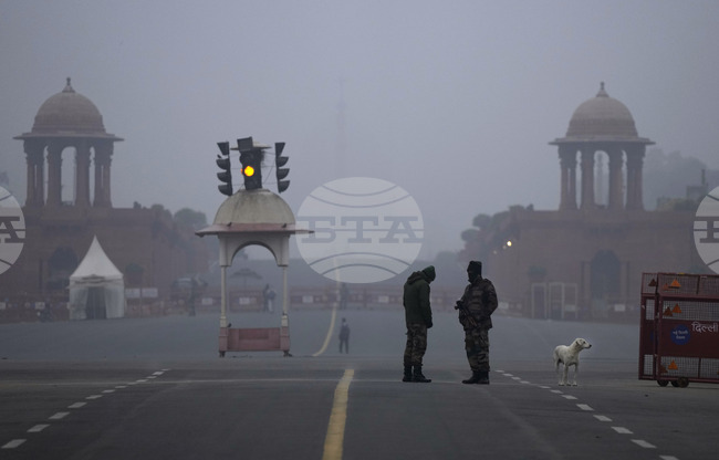 ПТИ: В Делхи се проведоха изпитания за изкуствено предизвикване на дъжд като средство за пречистване на въздуха