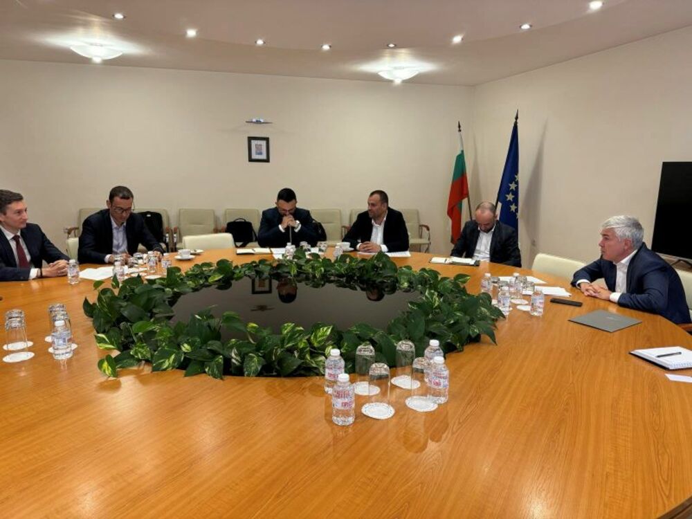 Energy Minister, Sofia Mayor Looking for Way to Settle Debts of Capital’s Heating Company