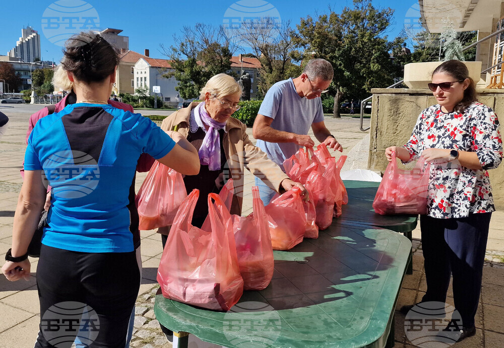 Подкрепата с топъл обяд за 70 000 нуждаещи се удължава и след 30 септември, съобщи социалното министерство