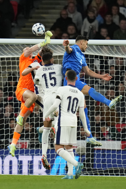 Hellas slo England borte, Erling Holland med to mål og rekord mens Norge slo Slovenia i Nations League