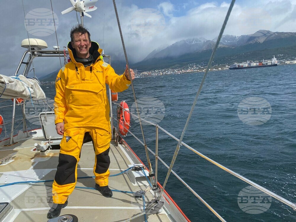 Shackleton Mission Crew Visits Bulgarian Base on Livingston Island