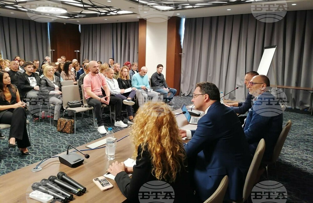 Мерки за по-изгодни и удобни полети, визи и нови застраховки обсъди туристическият бранш във Варна на среща с ГЕРБ-СДС