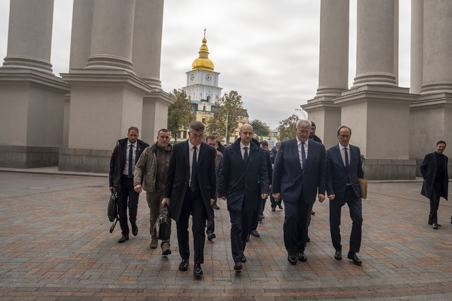 Франция подкрепи украинския план за прекратяване на руската инвазия
