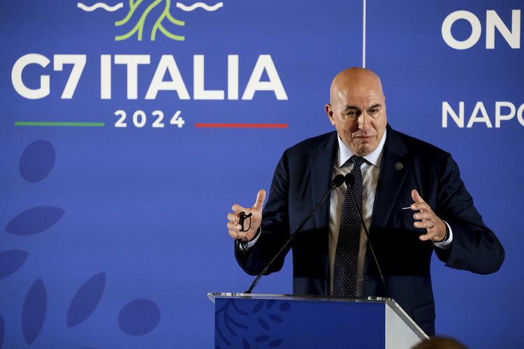 Italy needs more troops and operational reserves, defense minister says