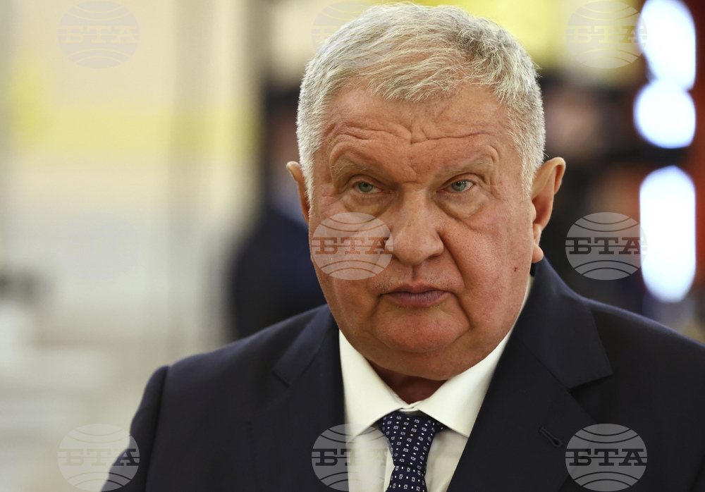 Печалбата на "Роснефт" се е сринала с над 68 процента през първото полугодие заради ниските цени на петрола