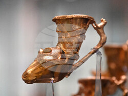 САЩ - Лос Анджелис - изложба - Панагюрско златно съкровище