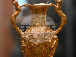 САЩ - Лос Анджелис - изложба - Панагюрско златно съкровище