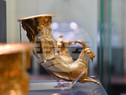 САЩ - Лос Анджелис - изложба - Панагюрско златно съкровище