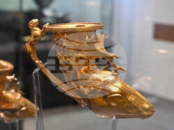 САЩ - Лос Анджелис - изложба - Панагюрско златно съкровище