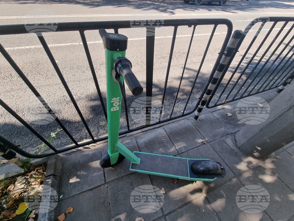 Малолетно момче е пострадало при управление на електрическа тротинетка във Велинград, съобщиха от полицията