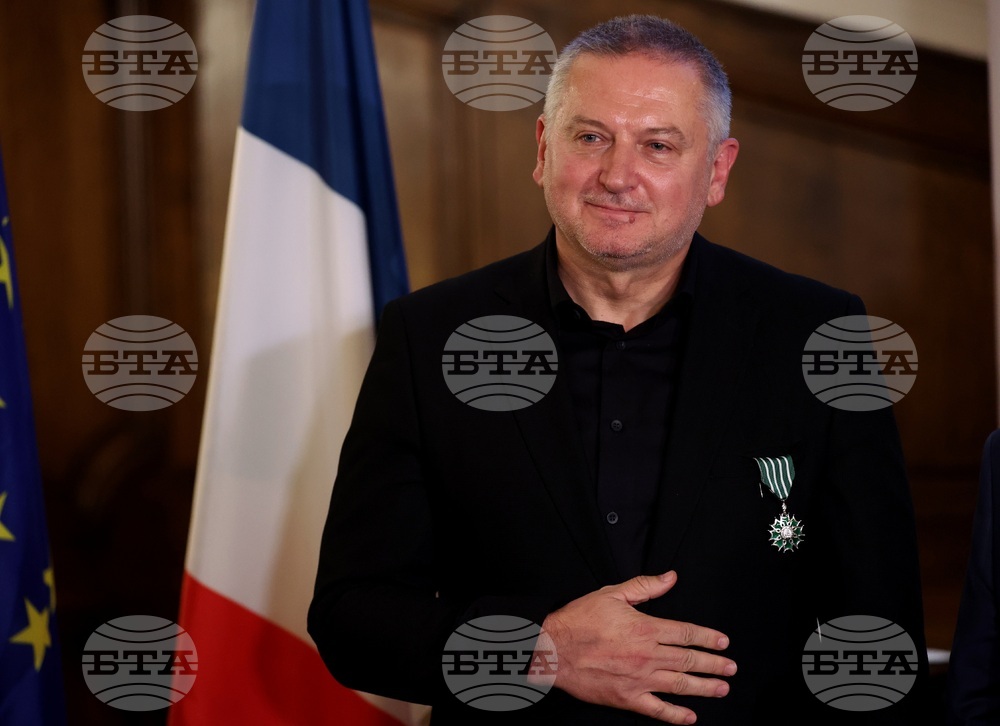 BTA :: Bulgarian Writer Georgi Gospodinov Awarded Chevalier de l'Ordre ...