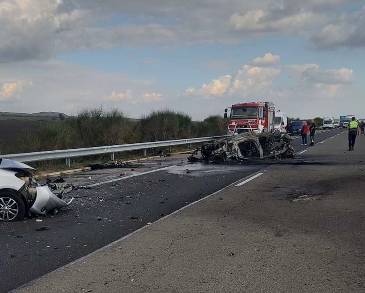 The Thracian highway was closed to traffic from Burgas to Karnobat, due to an accident with a self-igniting car