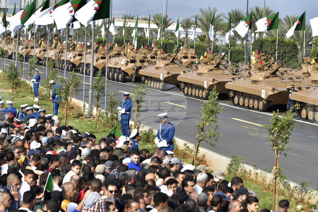 Алжир обвини Франция, че се държи безотговорно в двустранната криза