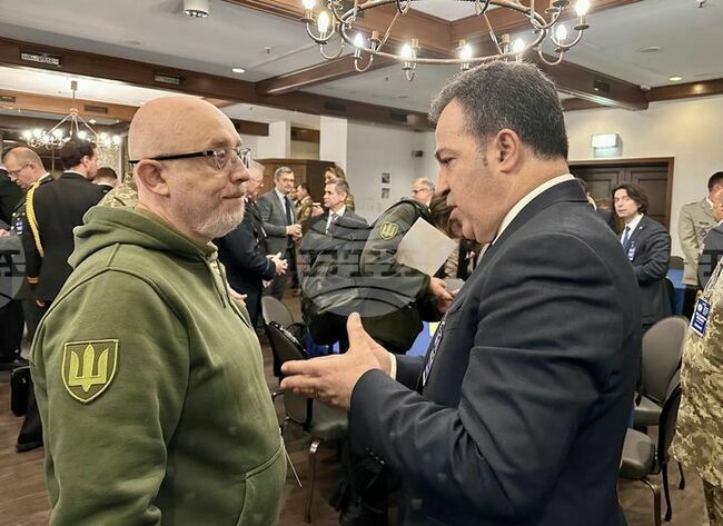 АТА: Албанският министър на отбраната Нико Пелеши обяви, че страната му подготвя още един значителен пакет помощи за Украйна