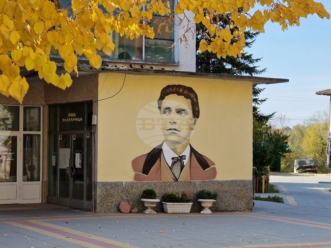 Община Златарица планира издигането на бюст-паметници на Васил Левски и Христо Ботев на централния площад в града