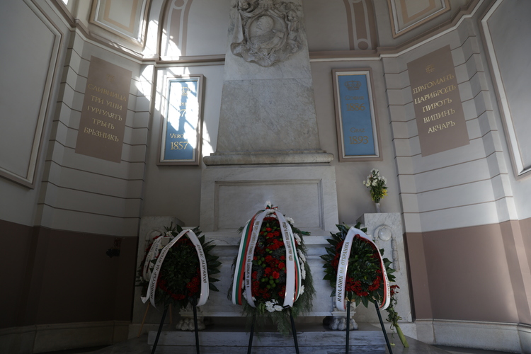 His memory was honored by laying a wreath at the mausoleum of Prince Alexander I Battenberg in Sofia